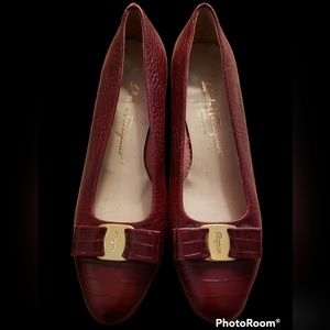 SALVATORE FERRAGAMO - VARA - CROCO EMBOSSED - 10 1/2 B